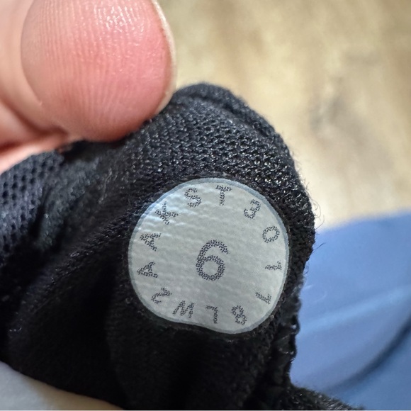 Lululemon Energy Bra - Picture 6 of 6